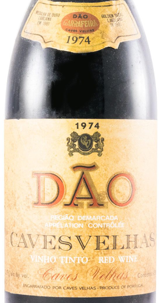 1974 Caves Velhas tinto