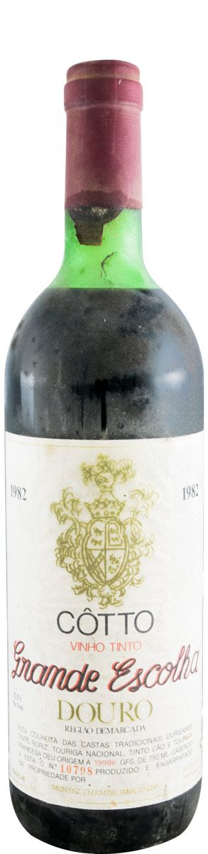 1982 Quinta do Côtto Grande Escolha red
