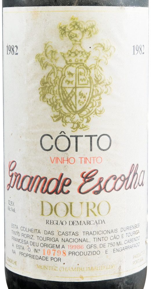 1982 Quinta do Côtto Grande Escolha red