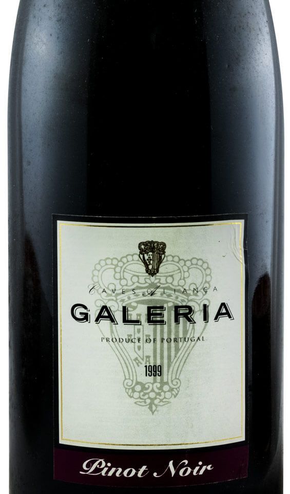 1999 Galeria Pinot Noir red