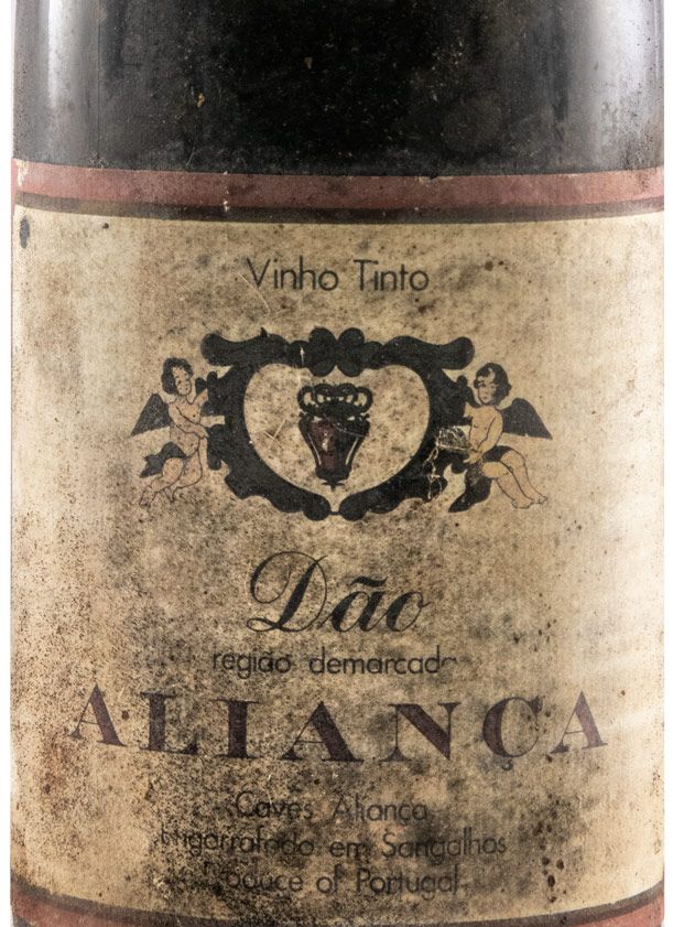 1976 Aliança red