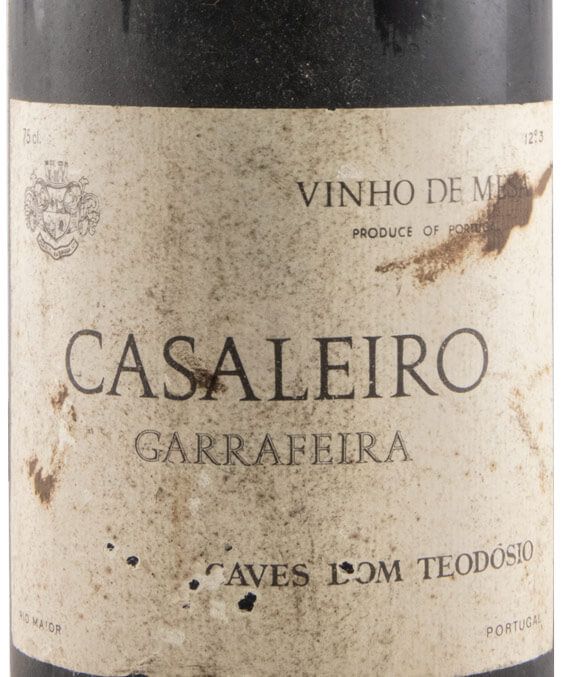 1957 Casaleiro Garrafeira red