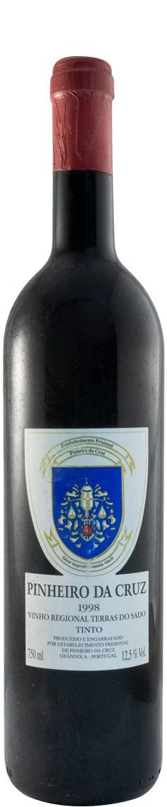 1998 Pinheiro da Cruz red