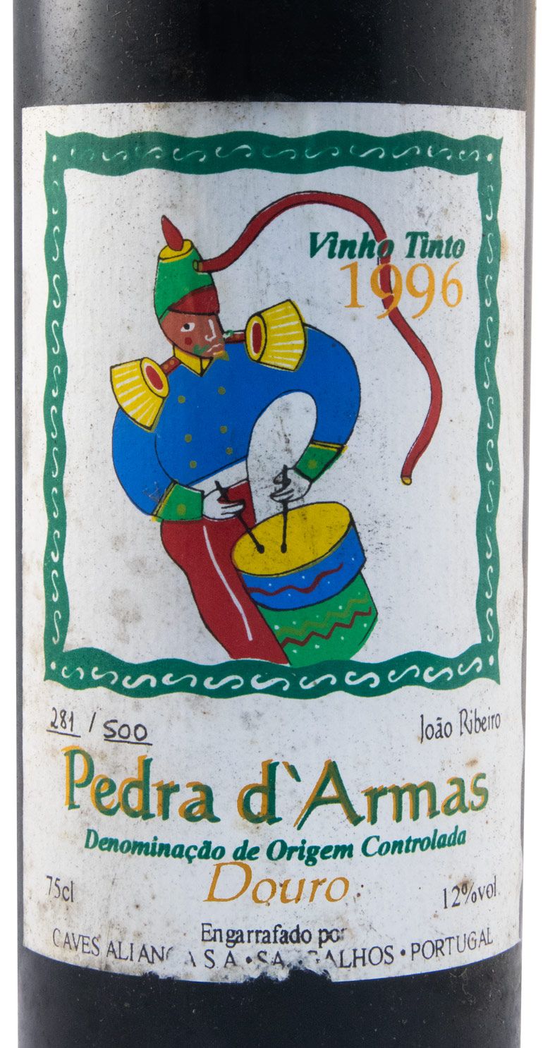 1996 Pedra D'Armas Edição João Ribeiro red