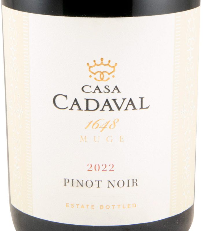 2022 Casa Cadaval Pinot Noir tinto (rótulo danificado)