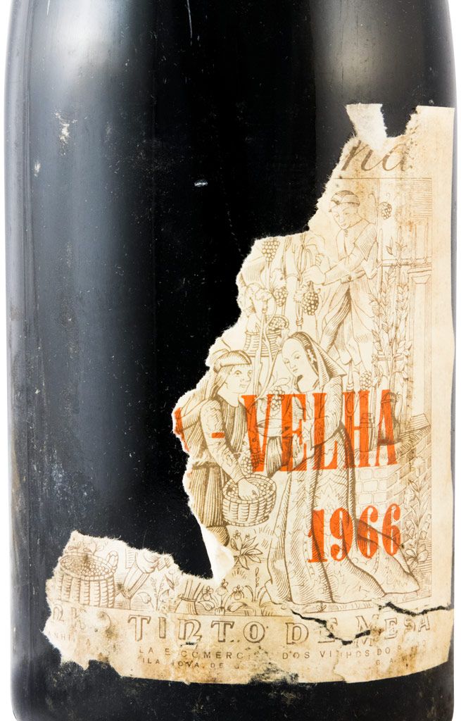 1966 Barca Velha tinto (rótulo danificado)