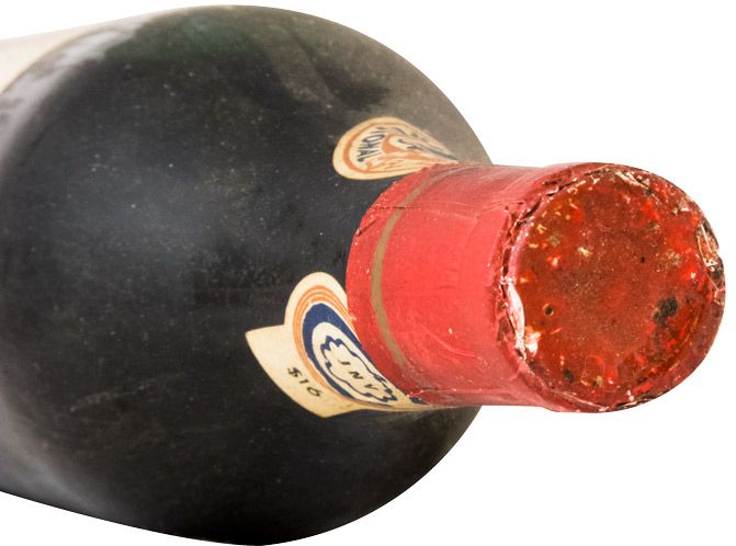 1971 Colares Real Vinícola tinto (rótulo danificado e ano ilegível)