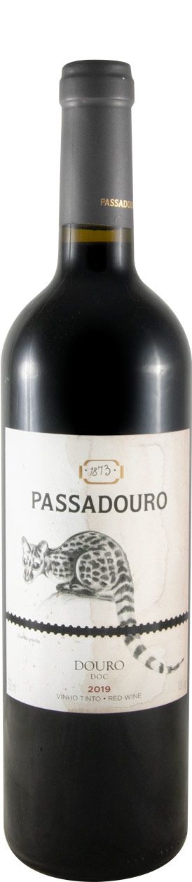 2019 Quinta do Passadouro red (damaged label)